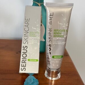 NEW 2oz. Serious Skincare Replicate & Renew Advance Cream Silver with Green